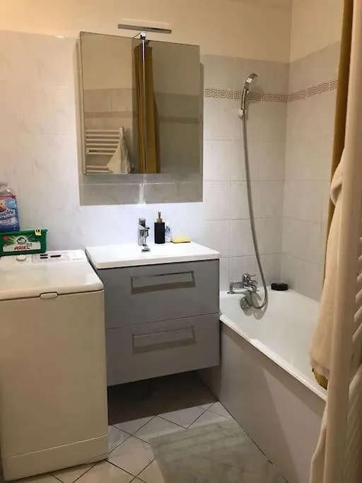 Charmant Studio Grand Balcon Parking Апартаменты *